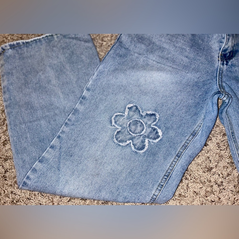 Women’s Cali1850 Light Blue Floral Embroidered Women's Jeans Size 11 - Picture 7 of 10